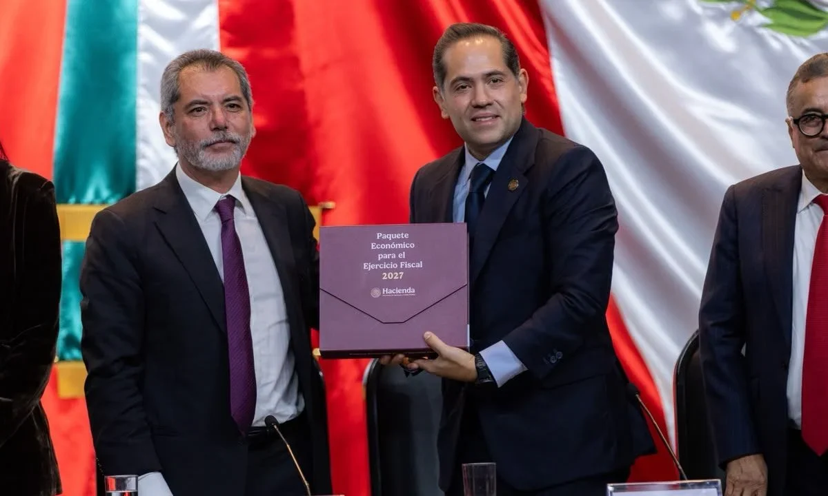 El titular de la SHCP entregó el Paquete Económico 2027 que contiene el proyecto de egresos y la Ley de ingresos de la federación.