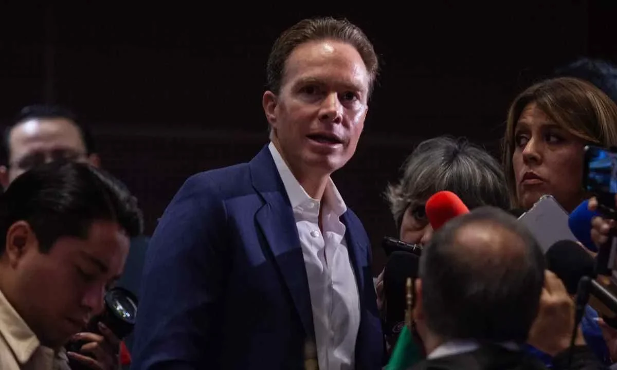 El senador del PVEM, Manuel Velasco, pide a Morena que escuche al PT.