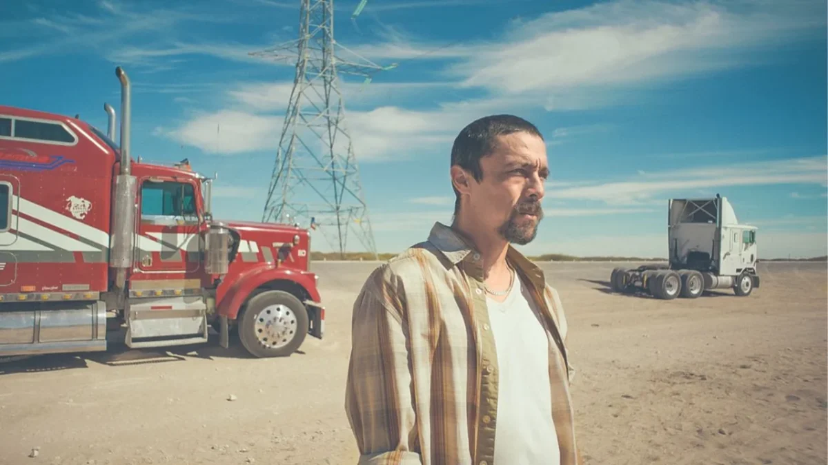 Tras un largo recorrido por distintos festivales de cine del mundo, 'En El Camino', de David Pablos, se estrena hoy por HBO.