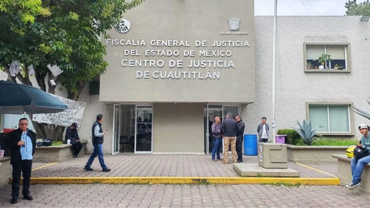 Tras la muerte de 6 personas por fuga de gas en una combi en Tultitlán, las autoridades entregaron los cuerpos a las familias de las víctimas.