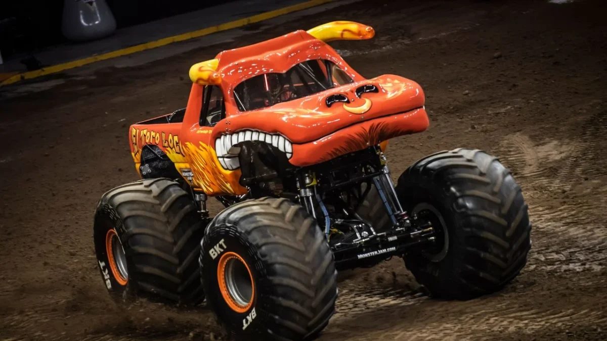MJ es el piloto latino de Monster Jam, un sueño hecho realidad con trabajo constante, mismo que lo puso detrás del volante de 'El Toro Loco'.