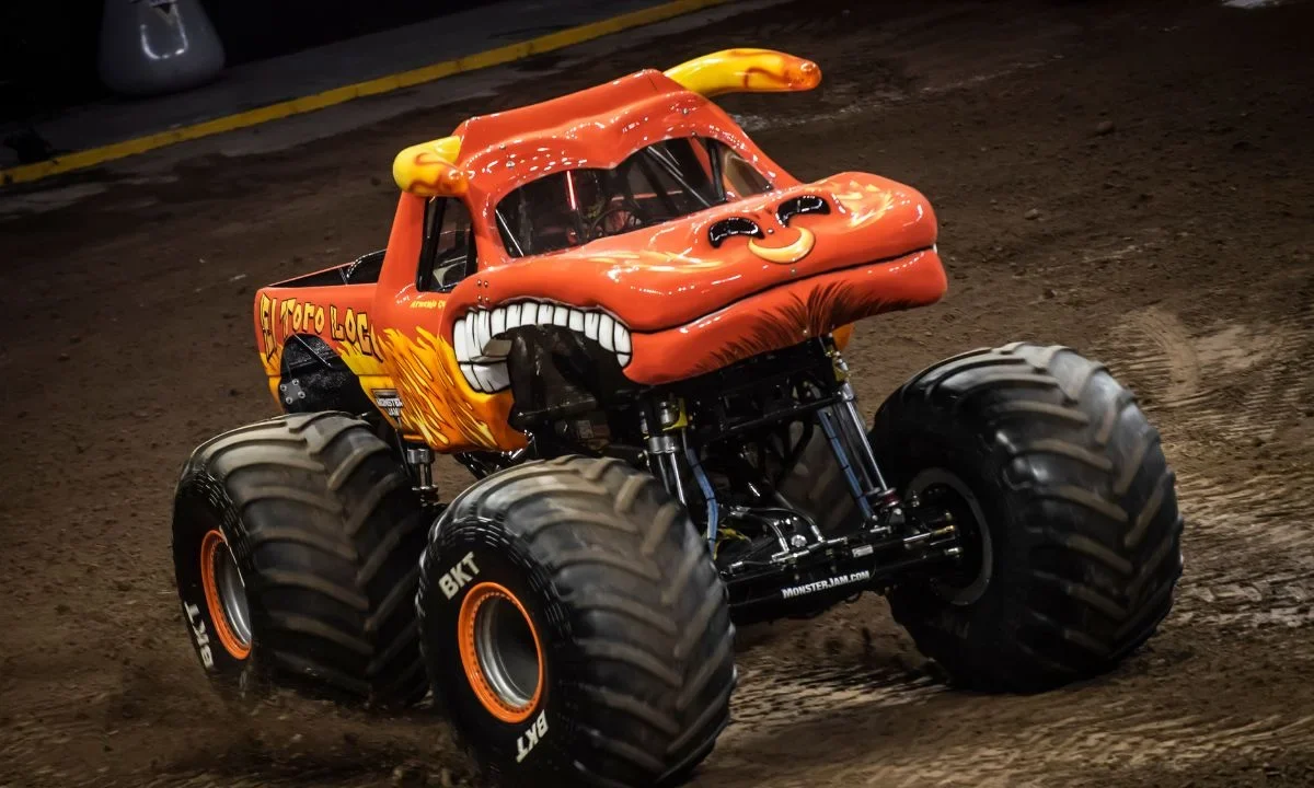 MJ es el piloto latino de Monster Jam, un sueño hecho realidad con trabajo constante, mismo que lo puso detrás del volante de 'El Toro Loco'.