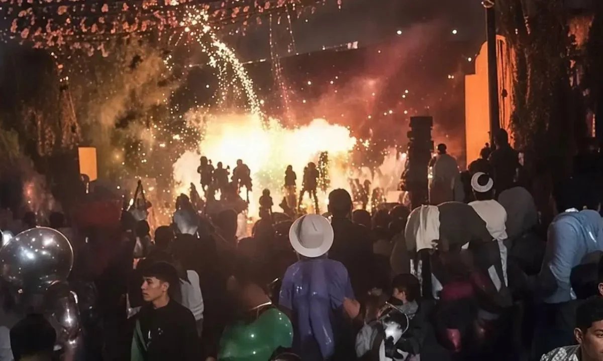 De nueva cuenta se registró la explosión de pirotecnia ahora durante una fiesta patronal en Ixtapaluca que dejó al menos 18 heridos.