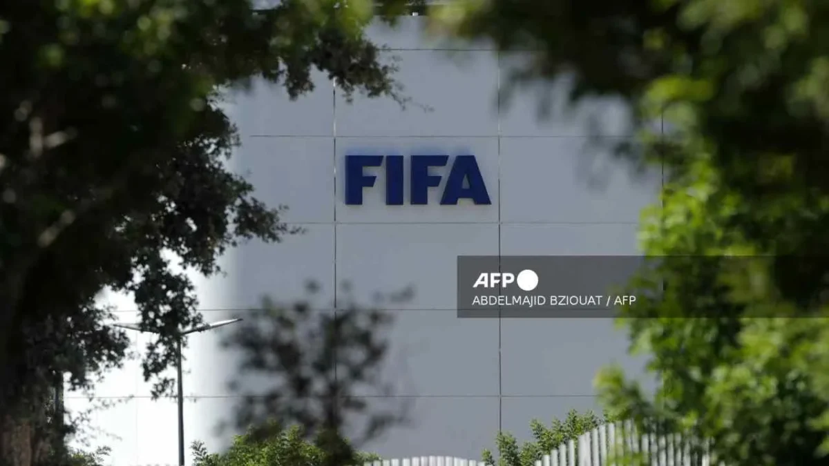 La FIFA acusó a la UEFA de emprender una "campaña de desprestigio" en su contra .