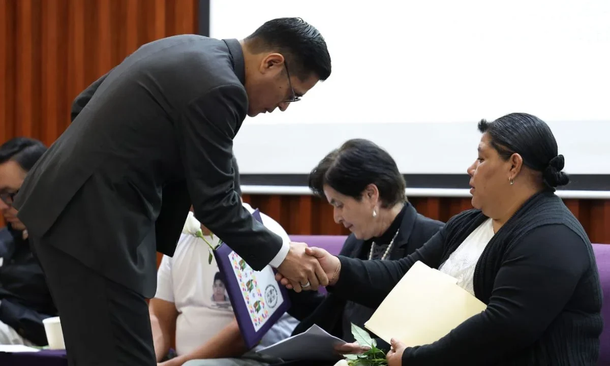 Familiares de Braulio Bacilio Caballero, joven de 13 años, recibieron una disculpa pública de la Fiscalía y el Poder Judicial CDMX.