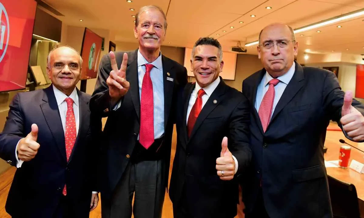 Vicente Fox y 'Alito' Moreno llaman a construir una alternativa para México.