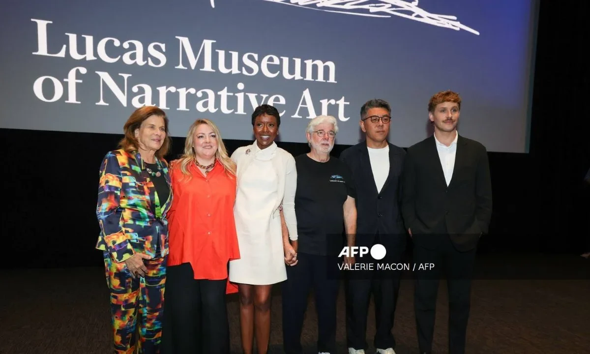 El Museo Lucas del Arte Narrativo, que alberga la vasta colección de George Lucas, quedó inaugurado este miércoles.