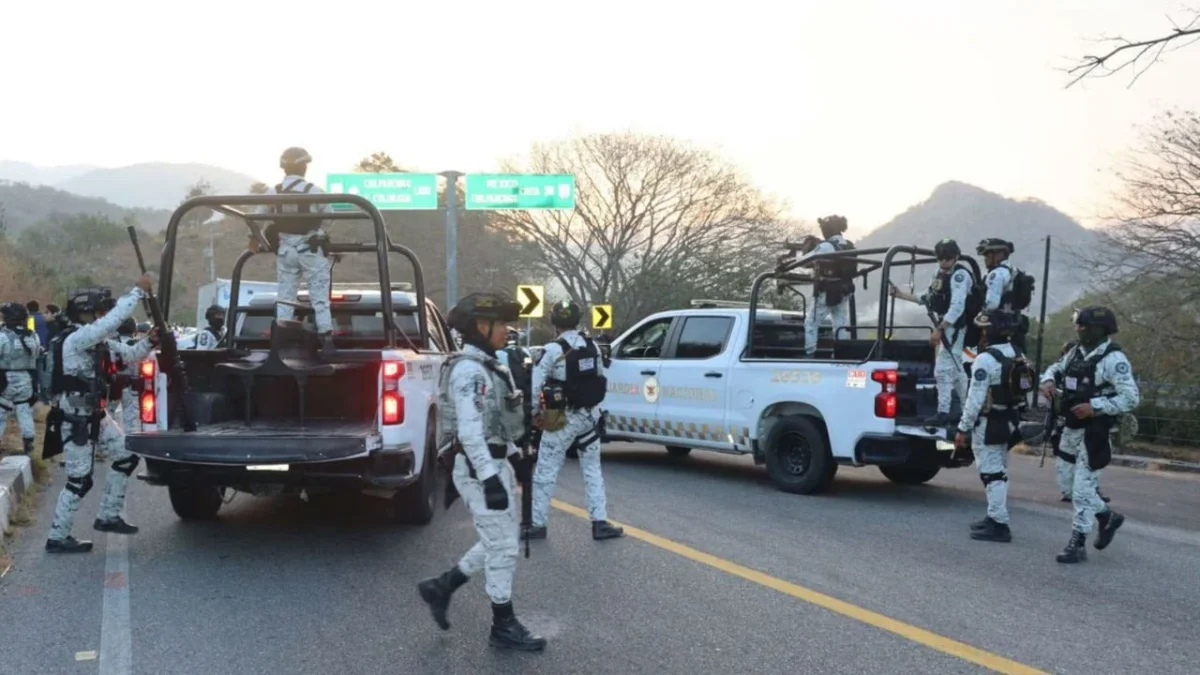 Los cuerpos desmembrados de tres hombres fueron localizados a orilla de la carretera federal México-Acapulco en Juan R. Escudero, Guerrero.