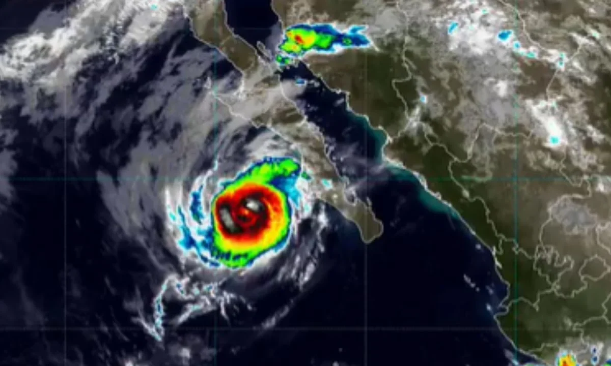 Laura Velázquez, informó que la tarde de este lunes el huracán'Polo' impactará el norte de Baja California Sur en el municipio de Comondú,