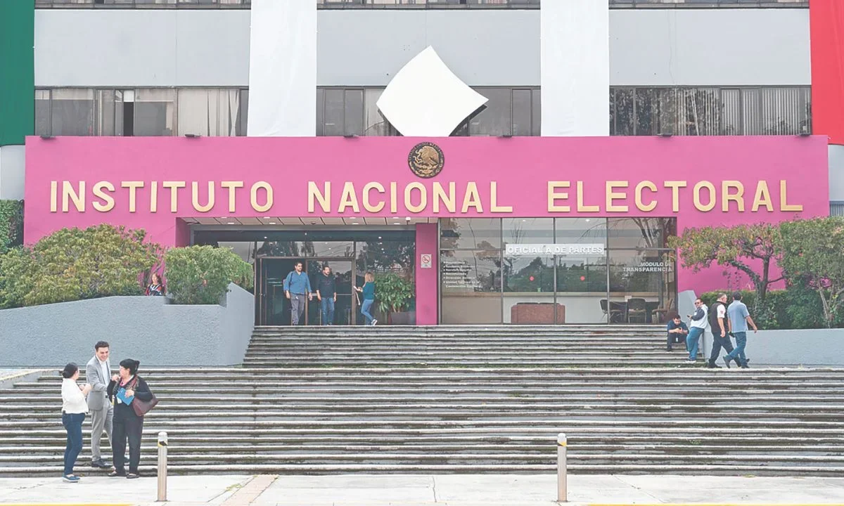 El INE detectó problemas financieros de cara a las elecciones del próximo año, lo que pone en riesgo la organización de los comicios.