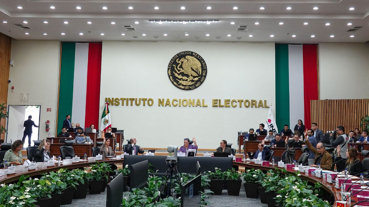 Pide INE 13.3 mdp para destruir millones de archivos