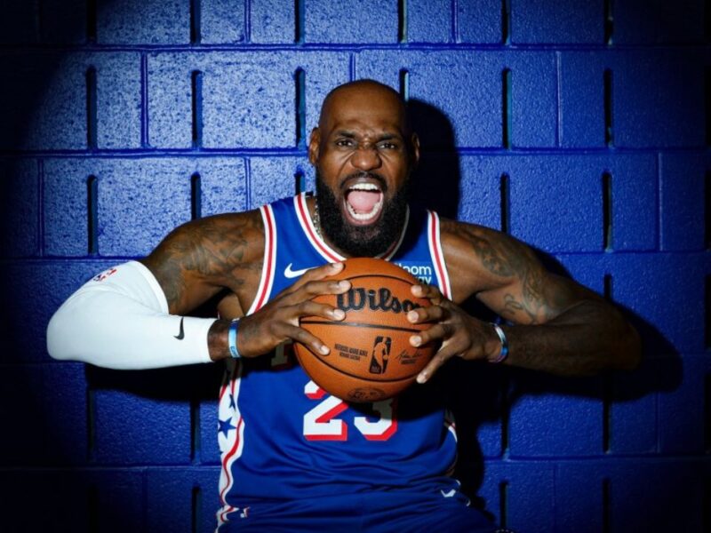 LeBron James inicia su nueva era con los 76ers