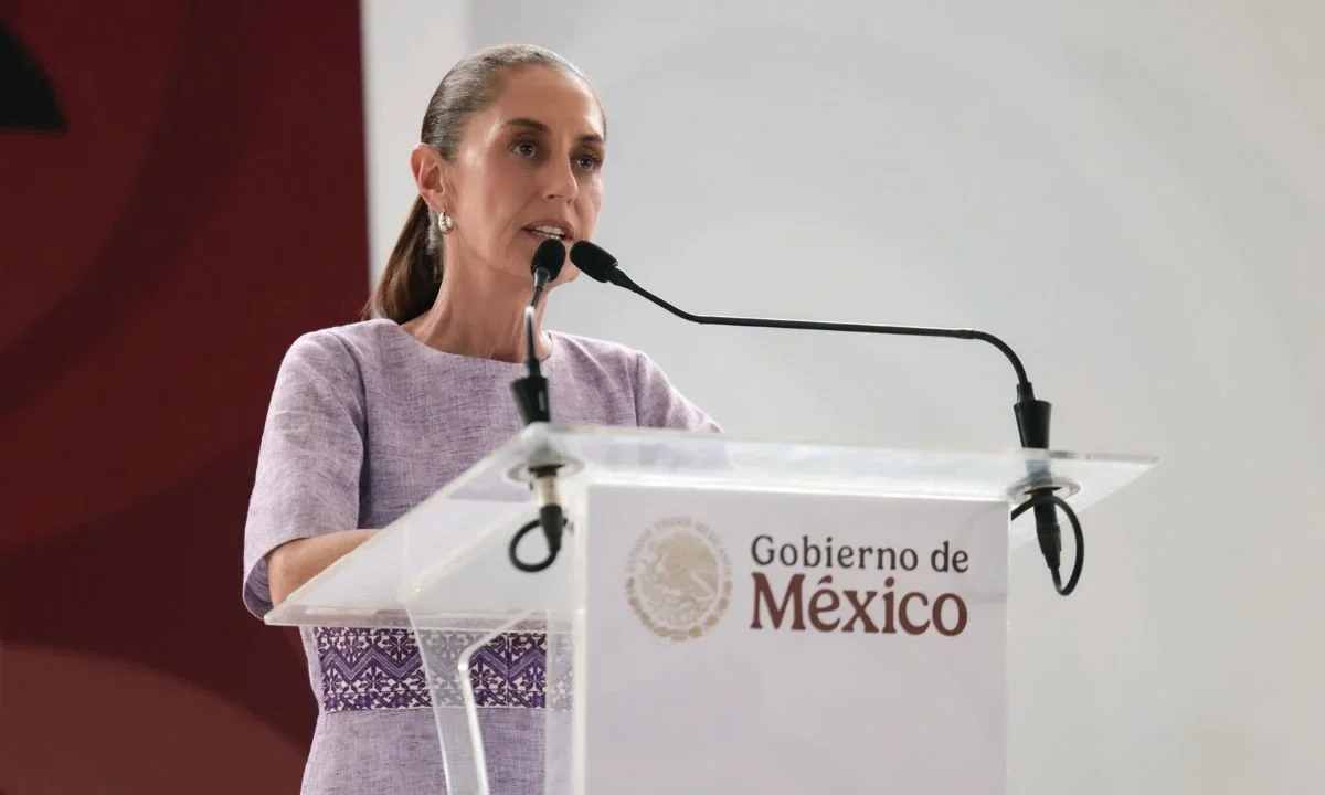 Claudia Sheinbaum encabezó un acto público en Tepic, Nayarit, donde enfatizó la separación entre el poder político y el económico en el país.