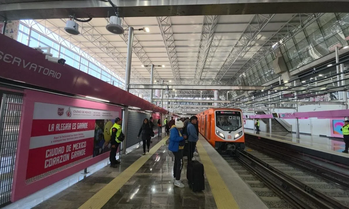 El Metro CDMX anunció la ampliación en su horario de servicio para la noche de este 15 de septiembre y la madrugada del 16 en algunas líneas.