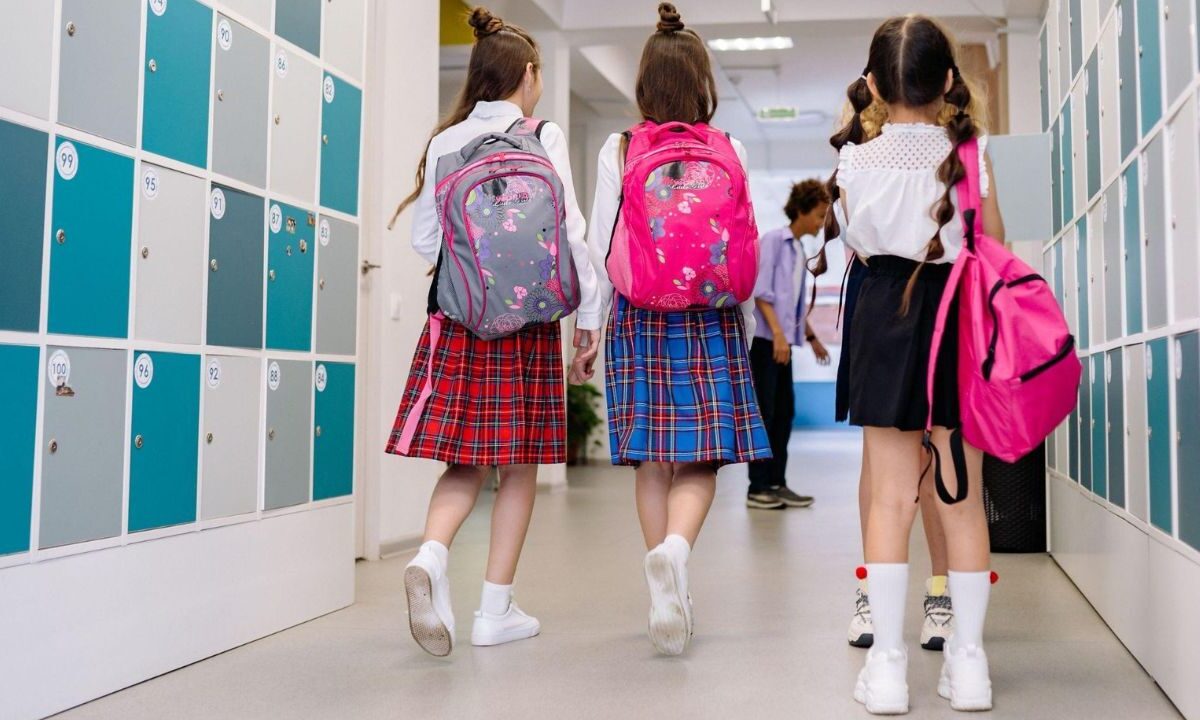 Cómo elegir mochilas para niñas que cuiden su espalda