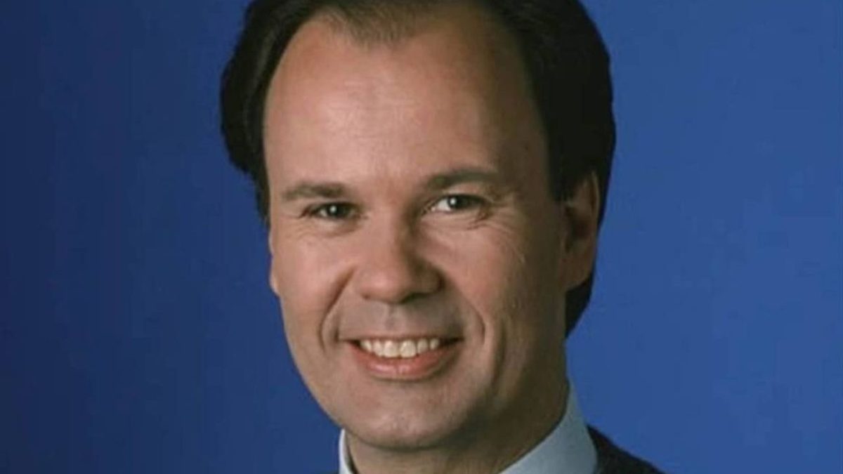 Dennis Haskins, conocido por interpretar al director Richard Belding en 'Salvado por la Campana' (Saved by the Bell), murió a los 75 años.
