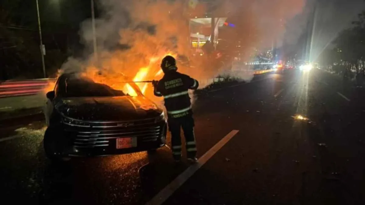 Mueren dos personas calcinadas tras el incendio de una unidad en la Álvaro Obregón.