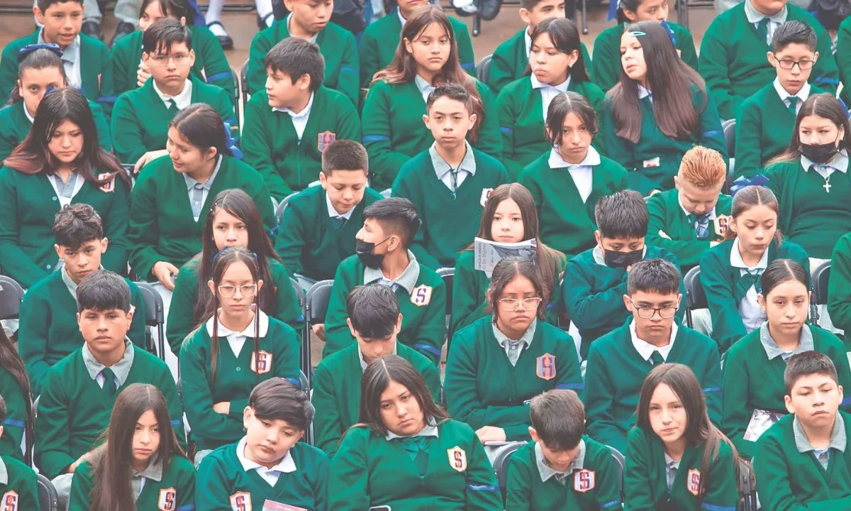México lleva más de 20 años sin salir de los niveles bajos de desempeño en PISA y no ha logrado acercarse al promedio de la OCDE.