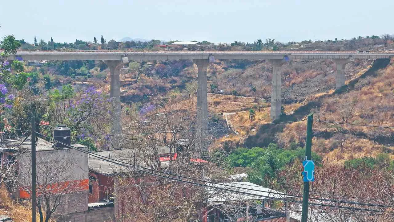 Ofrecen residencial donde AMLO prometió vivienda popular