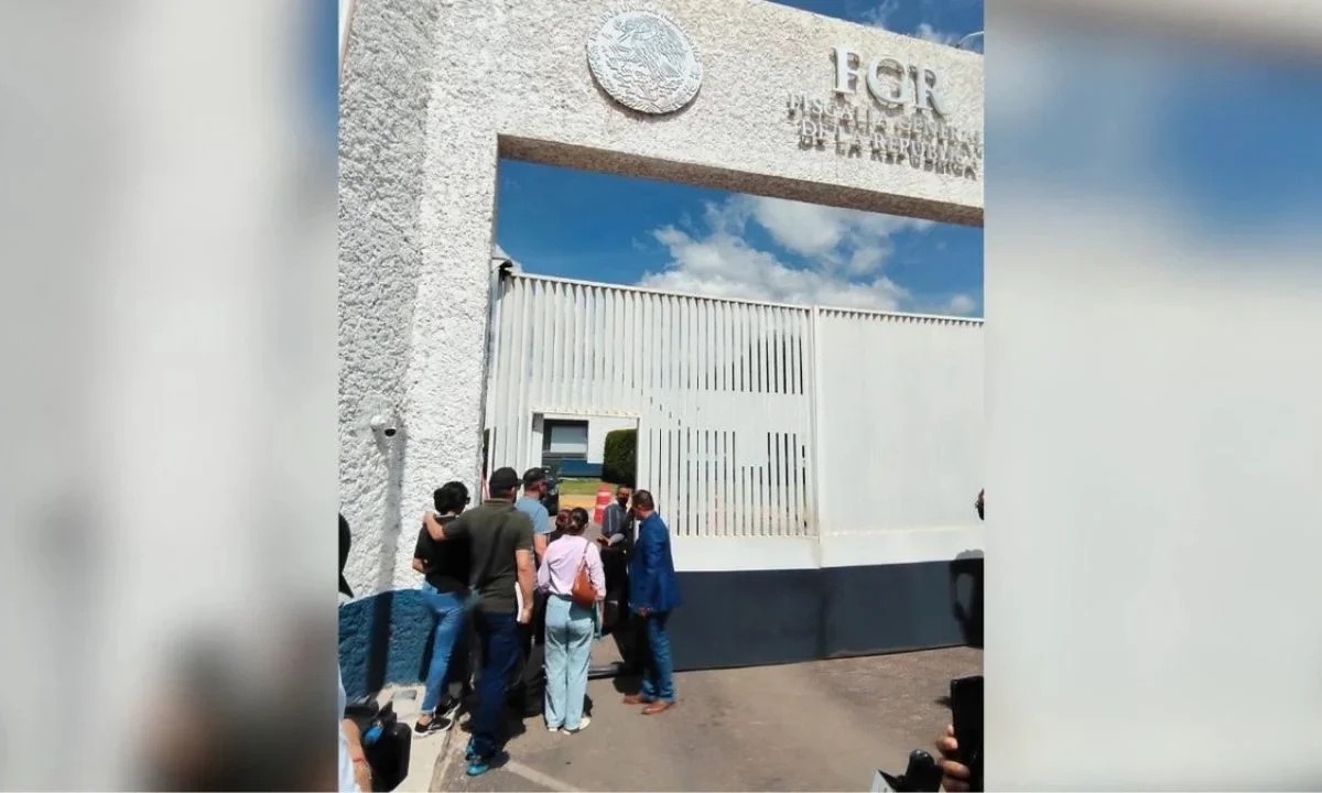 Las familias que perdieron a sus bebés en Hospital del IMSS en Durango, presentaron ante la FGR, la denuncia formal por los hechos.