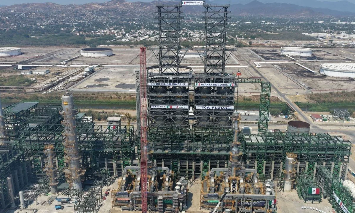 Pemex reveló que el suceso se originó en un poro en el serpentín de la celda del Calentador H-21-B y no representó riesgo para el personal.