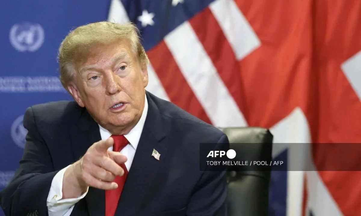 Los precios del petróleo cayeron después de que Trump dijera que representantes de EU e Irán mantuvieron una reunión 'muy buena' en la ONU.