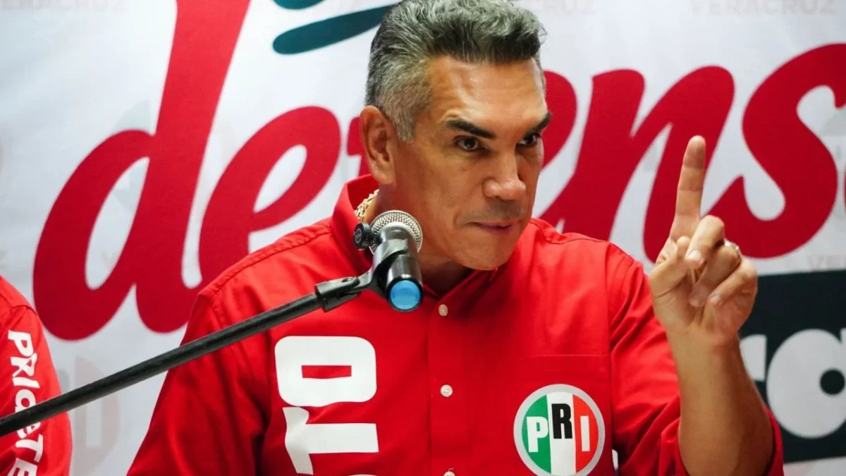 'Alito' Moreno señaló que partidos de oposición no postulen candidaturas en el distrito electoral donde competiría Andy López Beltrán.
