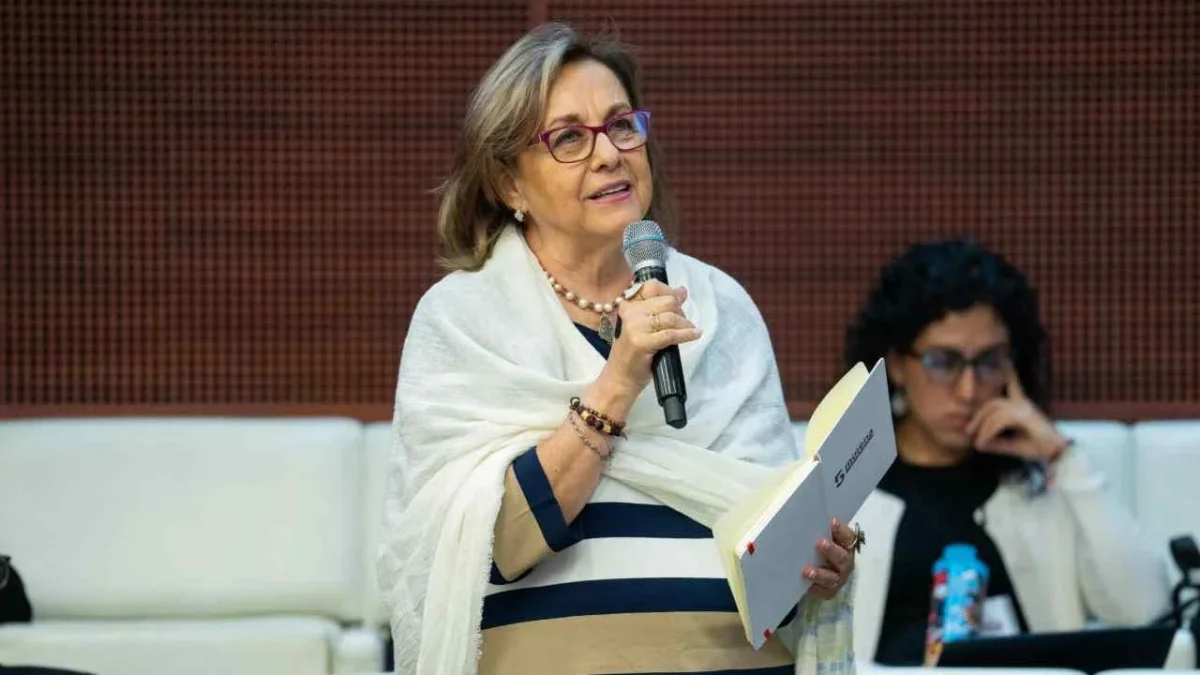 Programas sociales se financian con la austeridad, asegura la senadora de Morena, Martha Lucía Micher Camarena.