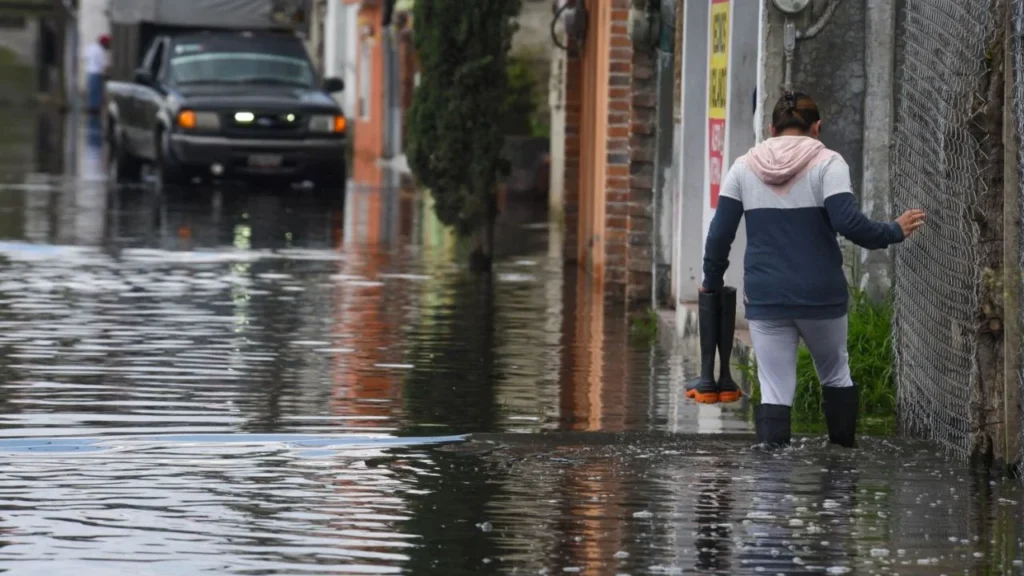 Dos muertos por inundaciones en el este de México
