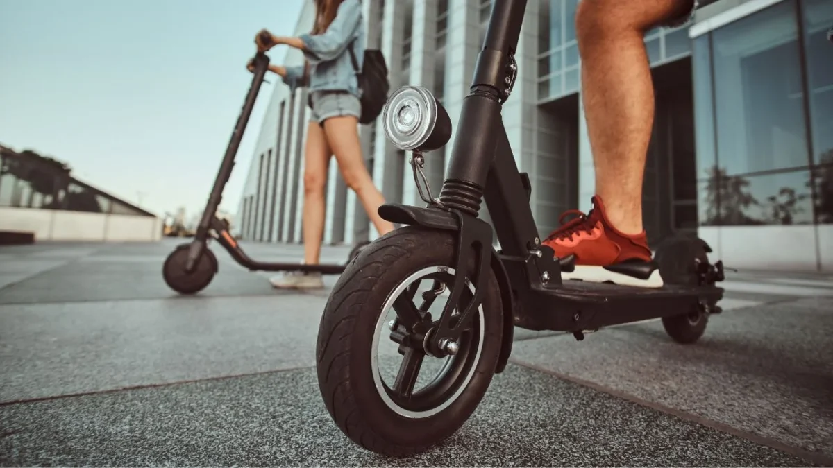 Si tienes un scooters o bici eléctrica debes tramitar las nuevas placas para evitar sanciones en la CDMX, aquí los detalles.