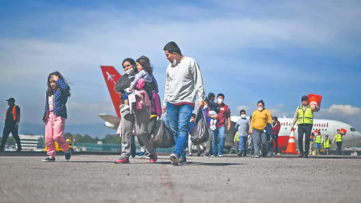Los Estados Unidos rastreará a deportados en México por multas.