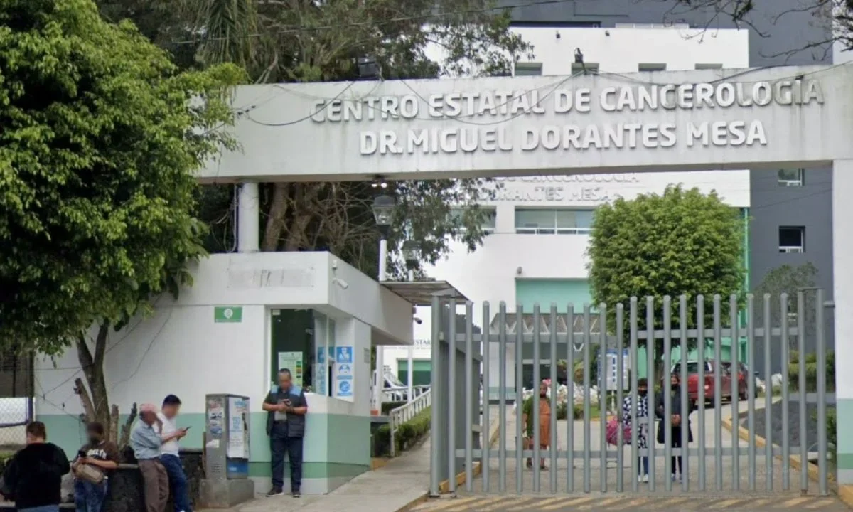 La Secretaría de Salud implementó un cerco sanitario en el Centro de Cancerología de Xalapa tras detectarse un brote de sarampión.
