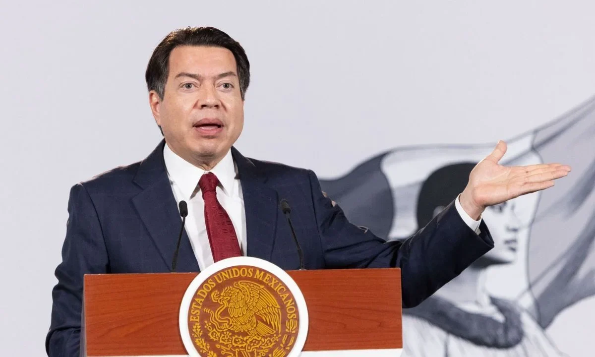 Mario Delgado informó que, con aprobación del magisterio, se regulará el uso de celulares en escuelas de educación básica del país.