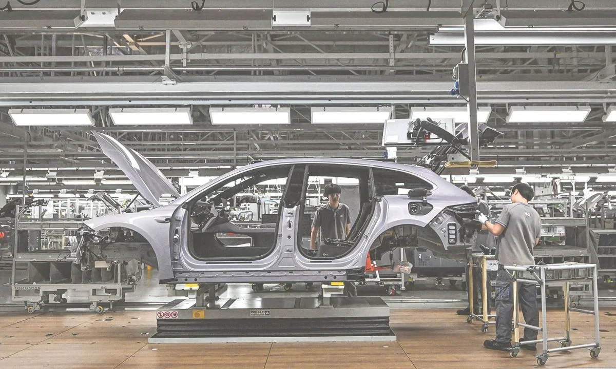 Durante el mes de agosto de este 2026, la industria automotriz en México registró un comportamiento mixto, retrocedió su producción.