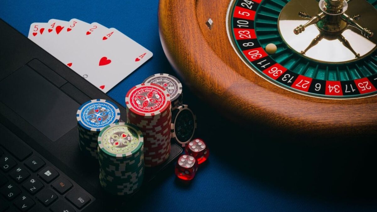 Un casino en línea que opera en México presentó una ruleta con crupier generada por inteligencia artificial, primera en el mercado mexicano.