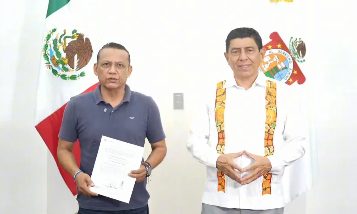 Salomón Jara designó a Francisco 'Paco' Vásquez Jiménez como encargado del municipio de Juchitán tras la desaparición del Ayuntamiento.