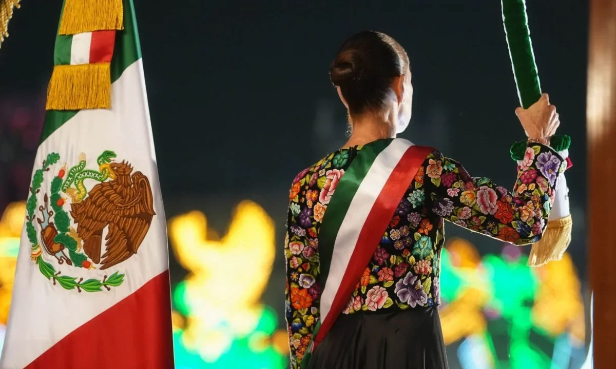 La presidenta Claudia Sheinbaum Pardo agradeció la confección del vestido que portó en el Grito de Independencia 2026 del 15 de septiembre.