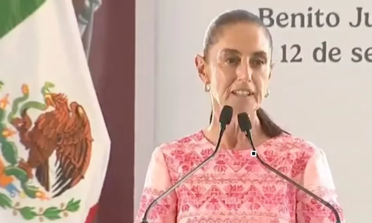 Durante su gira, Sheinbaum centró su postura crítica en el modelo económico previo a 2018, al que definió como un 'periodo neoliberal'.