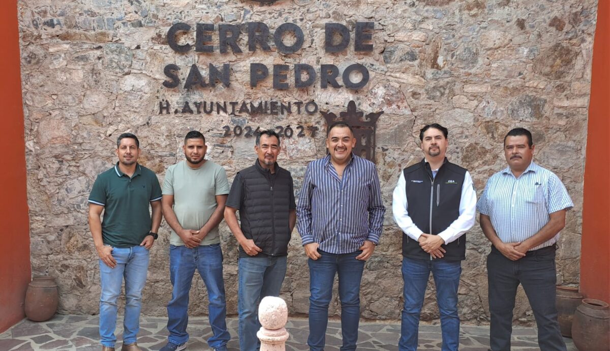 La perforación en Portezuelo, SLP, alcanzará aproximadamente 350 metros; la CEA mantiene apoyo con pipas para las familias.