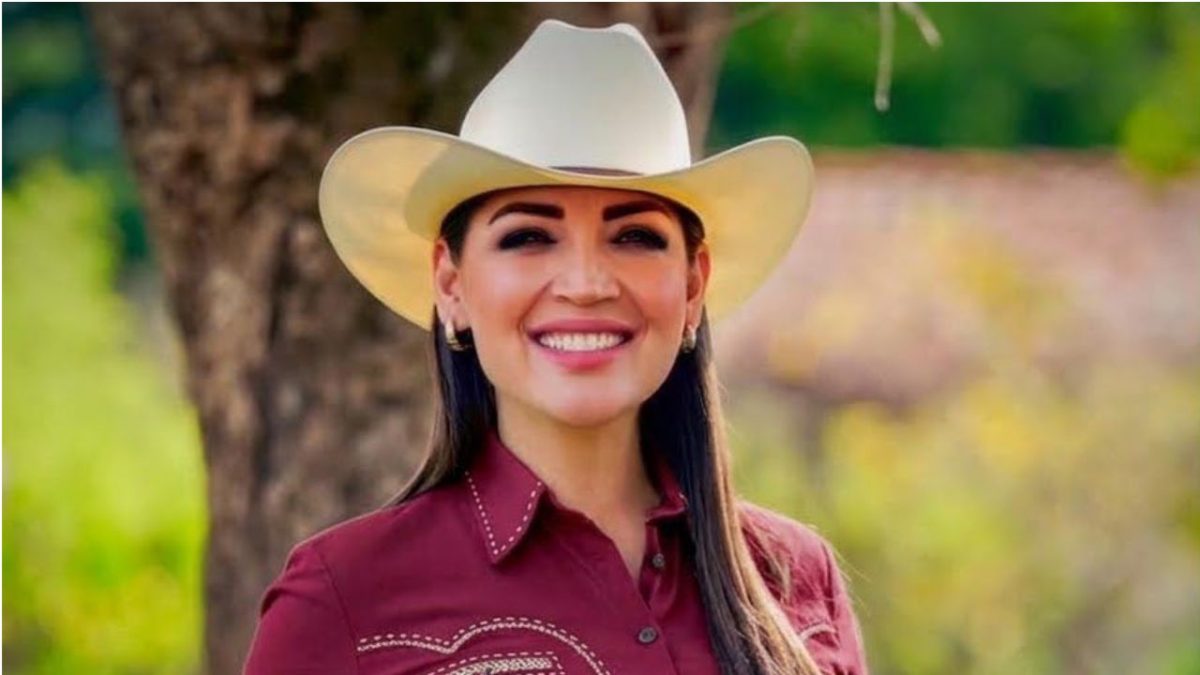 Jasmin Bugarin emitió un comunicado en el que aclaró que es mexicana de nacimiento, aunque con historia de padres migrantes. 