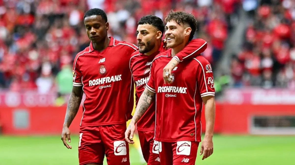 El Toluca del argentino Antonio Mohamed dio otra muestra de su poderío al golear 5-2 al Atlas de Hernán Crespo en el Estadio Nemesio Diez.