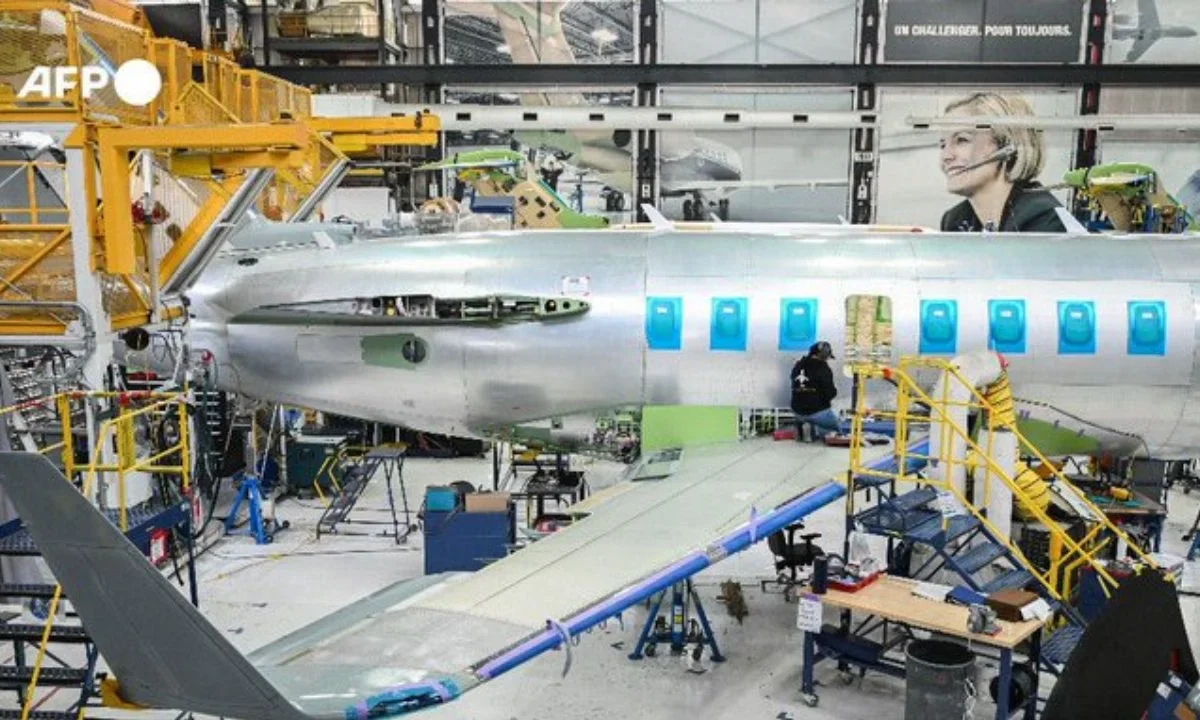 El presidente Donald Trump amenazó con bloquear las ventas en EU del fabricante canadiense de aviones Bombardier.