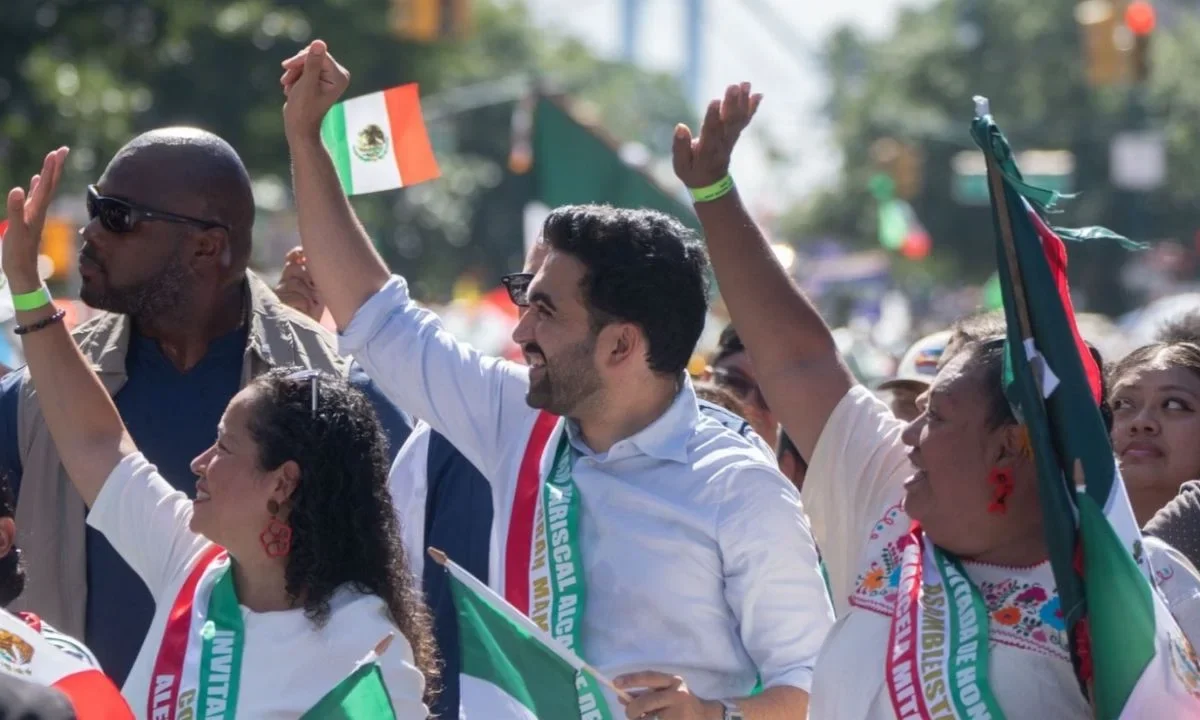 Zohran Mamdani, alcalde de Nueva York, encabezó el Desfile de la Independencia de México en Sunset Park, un barrio de Brooklyn.