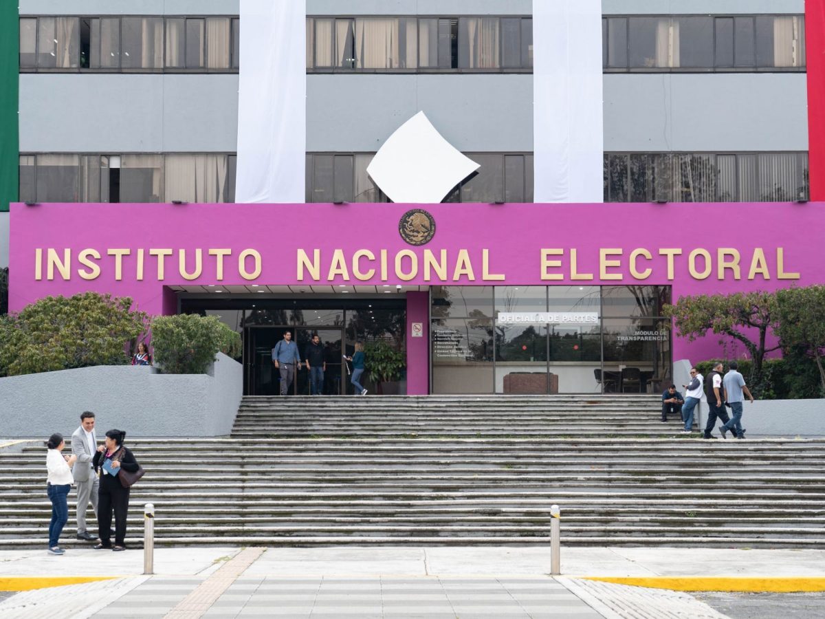 INE celebra 36 años de la fundación del IFE