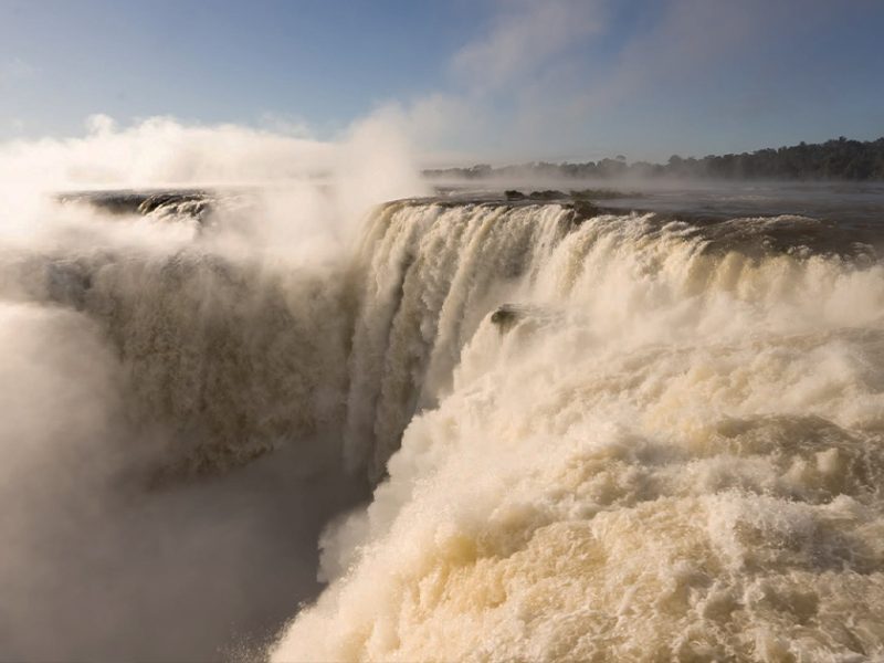 Cierran cataratas del Iguazú por alertas de crecidas en Argentina debido a El Niño