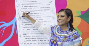 Clara Brugada presenta decálogo anticorrupción: todos los funcionarios deberán firmarlo