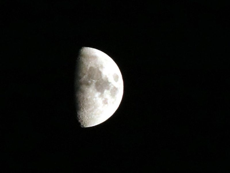 Eventos astronómicos octubre 2026: cuándo ver a Saturno, dos lluvias de estrellas y la Luna del Cazador