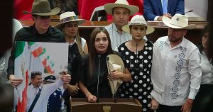 Grecia Quiroz en la cámara de diputados