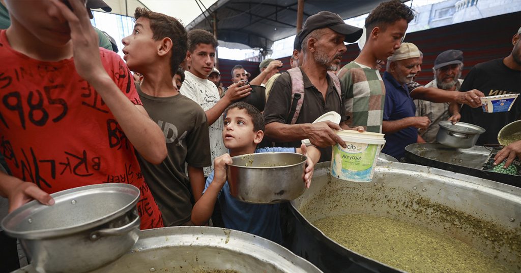 Israelíes lloran el ataque del 7 de octubre mientras palestinos languidecen en las ruinas de Gaza