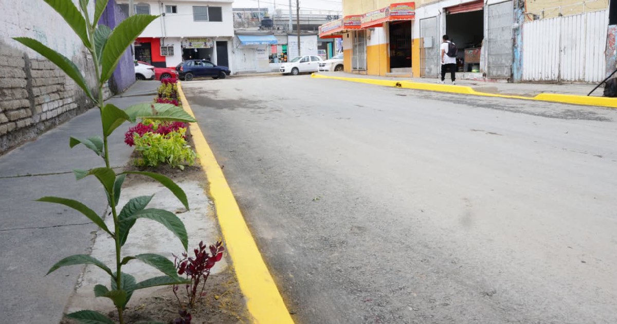 La calle Sinaloa en Santa Maria Tulpetlac fue repavimentada tras 50 años de trabajos inconclusos.